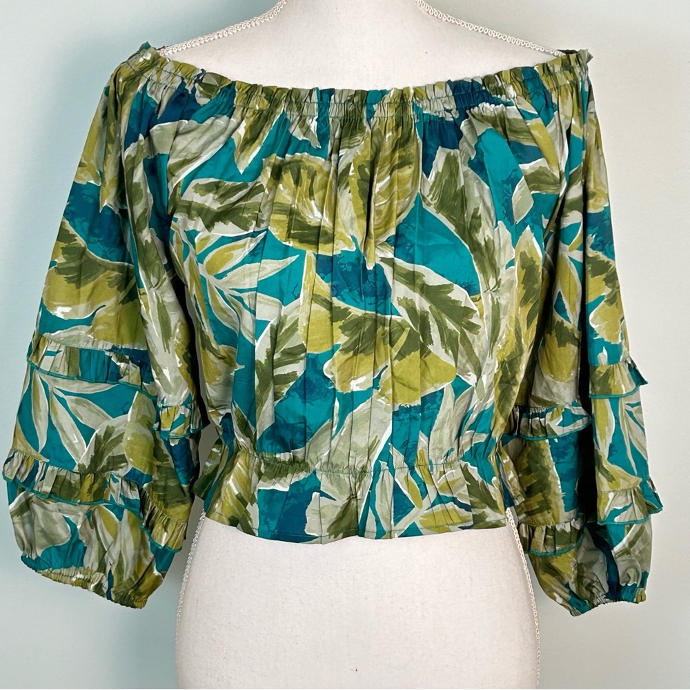 🎉HP🎉 Rachel Zoe Tropical Leaf Print Off-The-Shoulder Pleated Crop Top